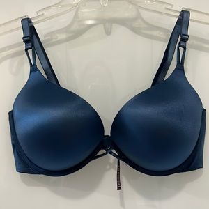 Victoria’s Secret bombshell plunge bra 38C NWOT crisscross capability